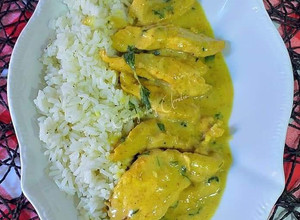 Foto principal de Pechuga de pollo en salsa tandoori, cúrcuma y leche de coco