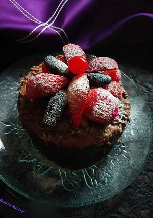 A picture of Fruity GingerBread Cake.