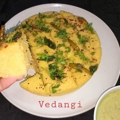 A picture of Khaman Dhokla.