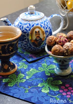A picture of Date energy balls.