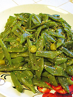 Una foto de Judías planas con guindilla semi picante y sésamo tostado - veggie
