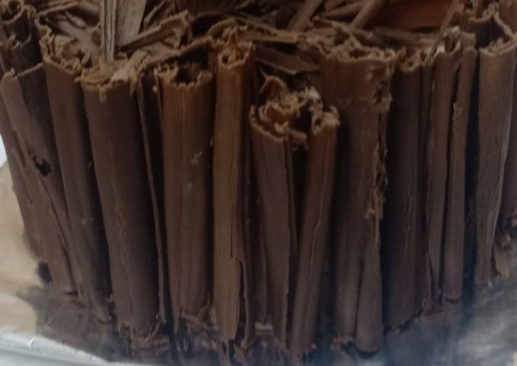 Milk chocolate cake