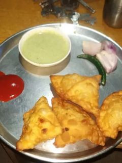 समोसा (SAMOSA RECIPE IN HINDI) रेसिपी मुख्य फोटो