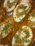 Medallones de pavo rellenos y su salsa criolla