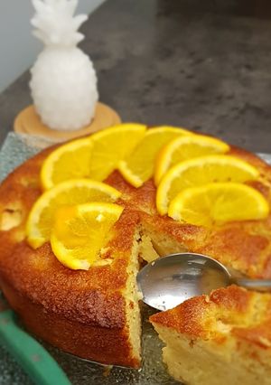 Une photo de °gâteau aux pommes sirop à l'orange°