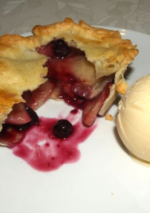 Áfonyás almáspite recept vaníliafagyival recept fotója