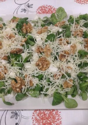 Una foto de Ensalada de canónigos