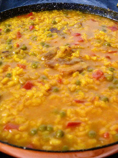 Una foto de Arroz con costilla y conejo