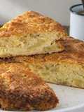 Torta de manzana casera húmeda y esponjosa