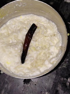 कर्ड राइस (curd rice recipe in Hindi) रेसिपी मुख्य फोटो