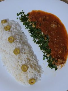 صورة لوصفة ارز بصلصة الطماطم والتونة🍚