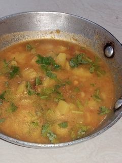 आलू टमाटर की सब्जी (Aloo Tamatar ki sabzi recipe in hindi) रेसिपी मुख्य फोटो