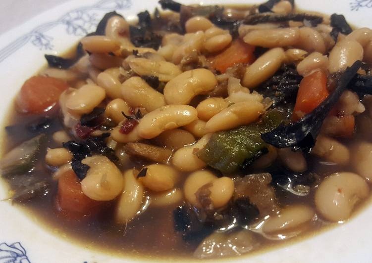Alubias con bacalao y trompetas de la muerte