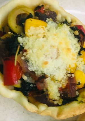 Una foto de 🥗CANASTITAS🥗 DE VERDURAS Y QUESOS 🥗🧀🥚🧅🌽🫑🥬🫒🥕🧀🥗