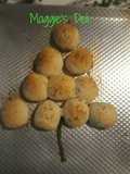 Biscuits con ajo y romero rellenos de queso