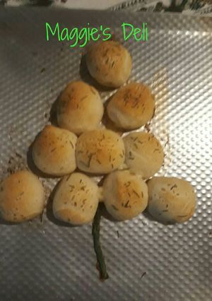 Una foto de Biscuits con ajo y romero rellenos de queso
