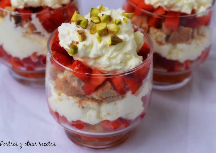 Tiramisú de fresas