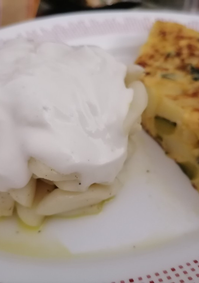 Una foto de Calamares a la plancha con alioli de leche
