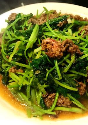 沙茶牛肉炒山芹 的食譜成品照片