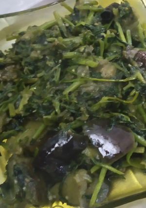 A picture of Methi with brinjal.