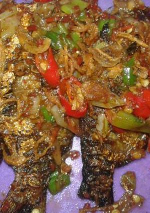 Foto resep Ikan goreng pedas