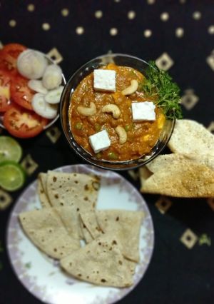 કાજુ પનીર મસાલા(Kaju paneer masala recipe in Gujarati) રેસીપી મુખ્ય ફોટો