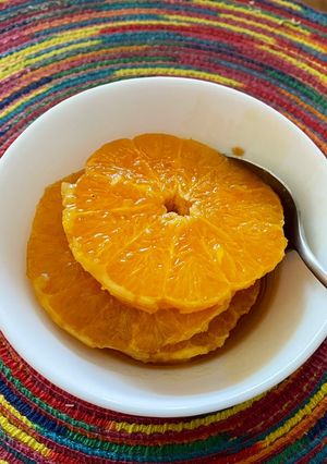 Una foto de Naranjas con salsa tibia de mantequilla al caramelo