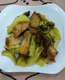 Heo quay xào cải chua