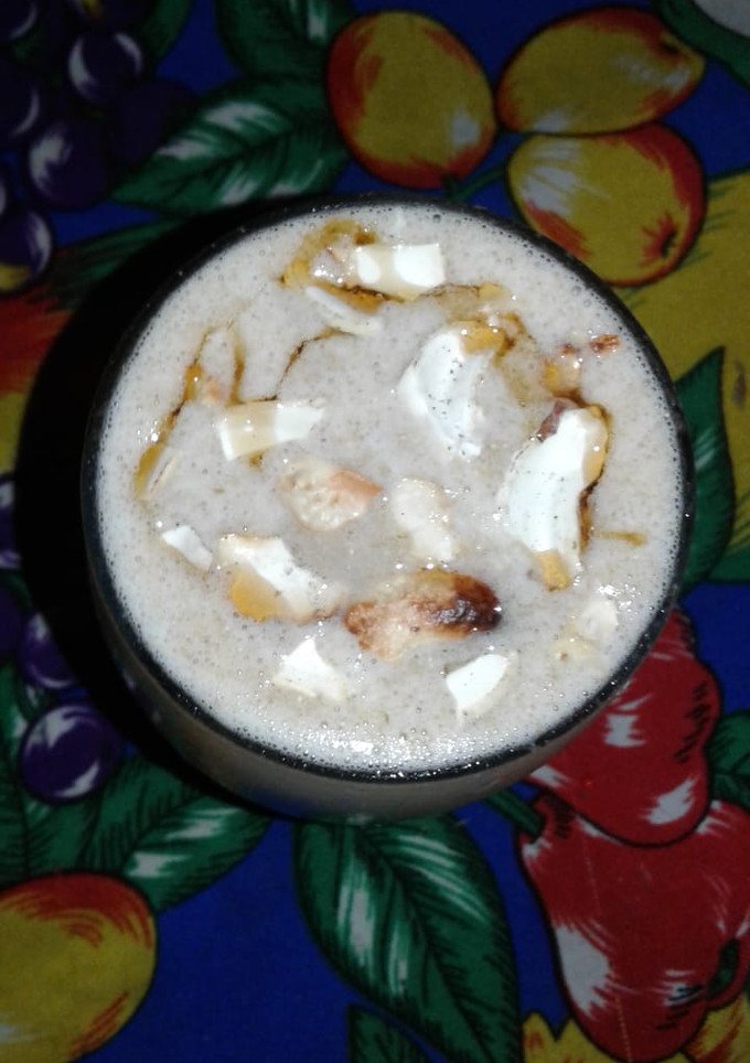 Una foto de Batido de leche con avena y maní o semillas de marañon