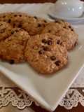 Biscotti con fiocchi di avena e gocce di cioccolato
