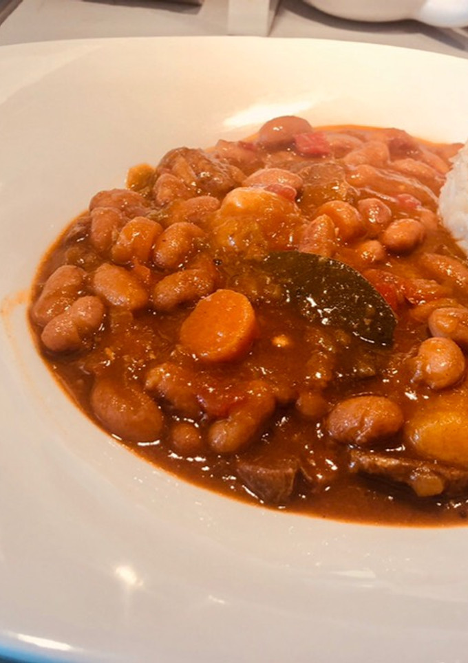 Una foto de Judías pintas con arroz en olla rápida