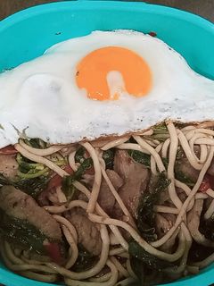 รูปของ ผัดกะเพรา,สปาเกตตี,สันนอกหมูนุ่ม,ไข่ดาว - เมนูข้าวกล่องคีโต
