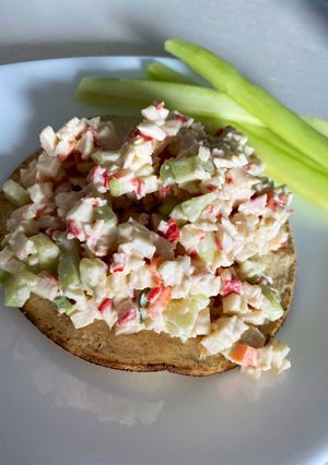 Una foto de Ensalada de surimi