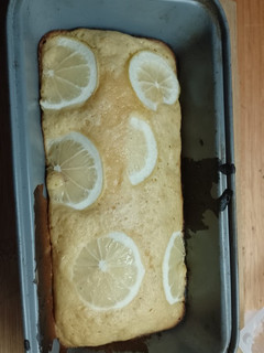 Una foto de Budín de limón casero