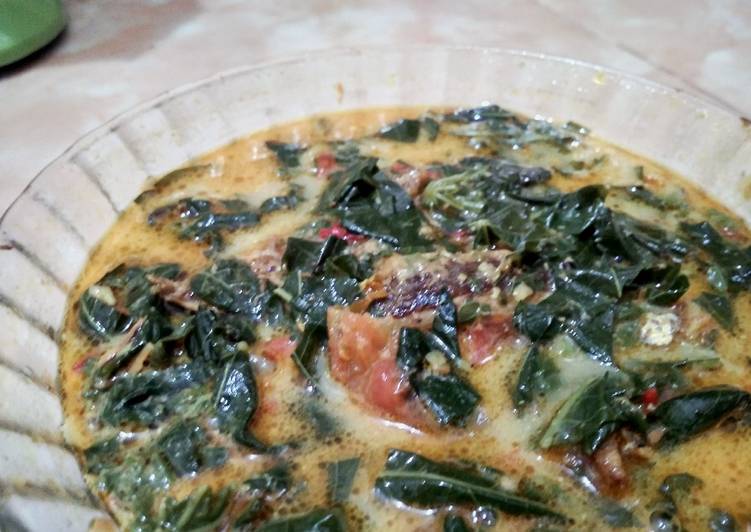 Langkah Mudah untuk mengolah Gulai Pindang Daun Singkong Lezat