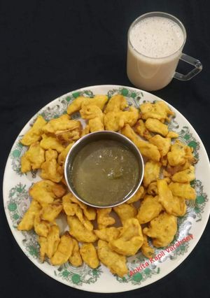A picture of Aloo Pakoda.