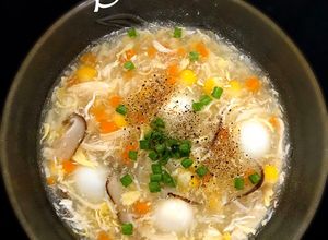 Hình của món Súp gà thập cẩm.