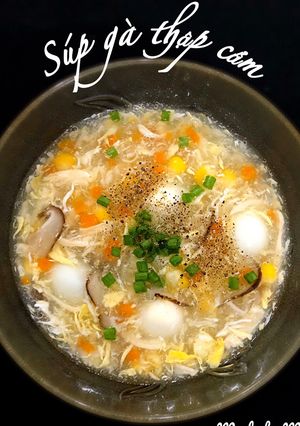 Hình của món Súp gà thập cẩm.