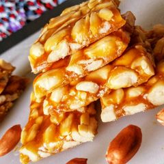 A picture of Peanut jaggery chikki.