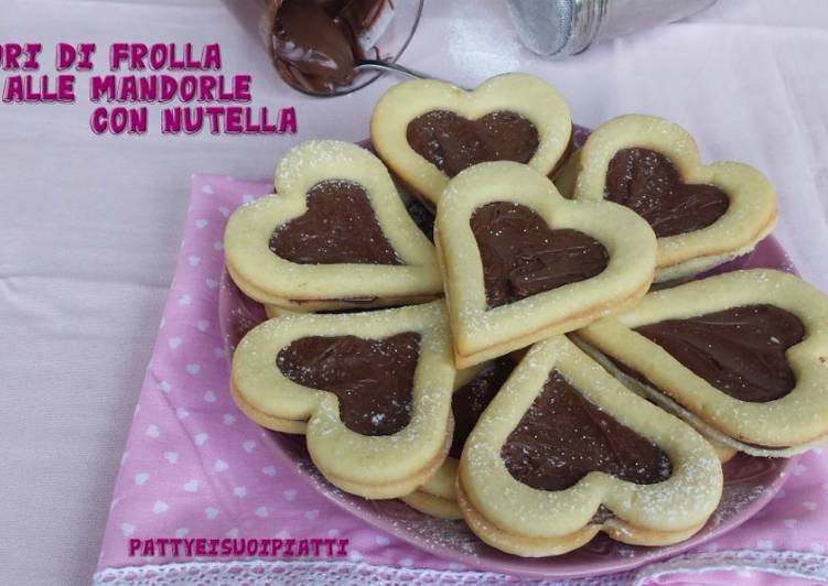 Cuori di frolla alle mandorle con nutella