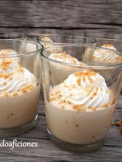 Una foto de Crema de turrón con mascarpone, nata y baileys