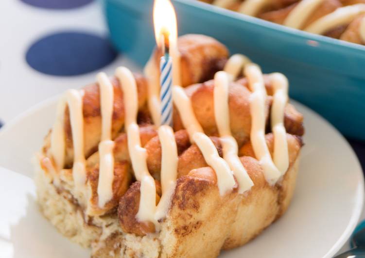 Recipe: Perfect Cinnamon Roll Birthday Cake