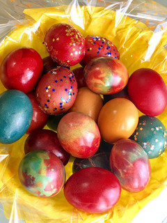Una foto de Huevos de colores 🐣🎨 Huevos de Pascua