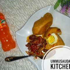 A picture of Moimoi with lamb sauce.
