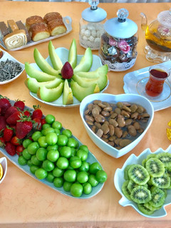 عکسی از دستور عصرانه بهاری