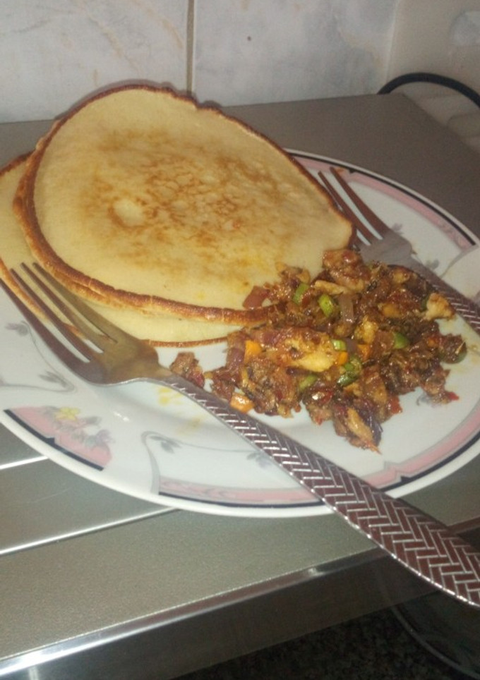 A picture of Pancake with souce.