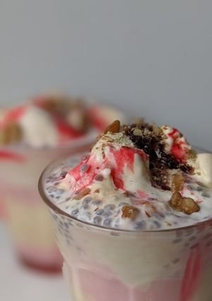 A picture of Rose custard falooda.