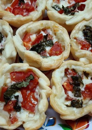 Una foto de Canastitas caprese