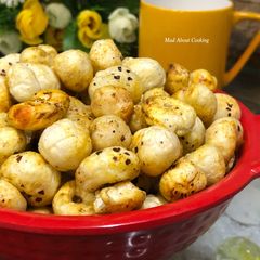 A picture of Phool Makhana Namkeen (Roasted Lotus Seeds or Foxnuts Snack) – Healthy Snack Recipe.