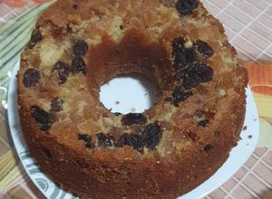Foto de Bolo de maçã e uva passa
